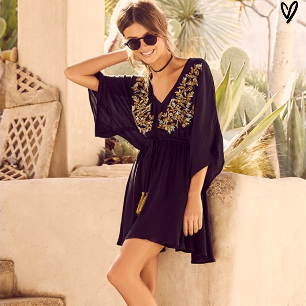 Lulu’s black embroidered dress